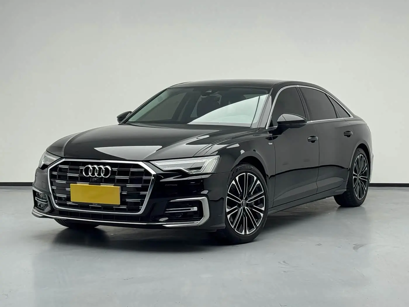 Audi A6L 2024 — Photo 1/17