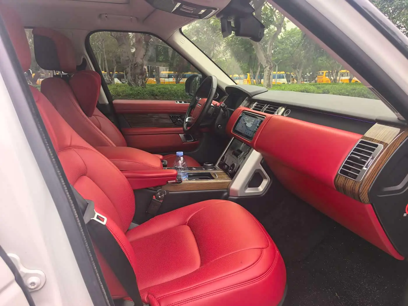 Land Rover Range Rover 2018 — Photo 11/15