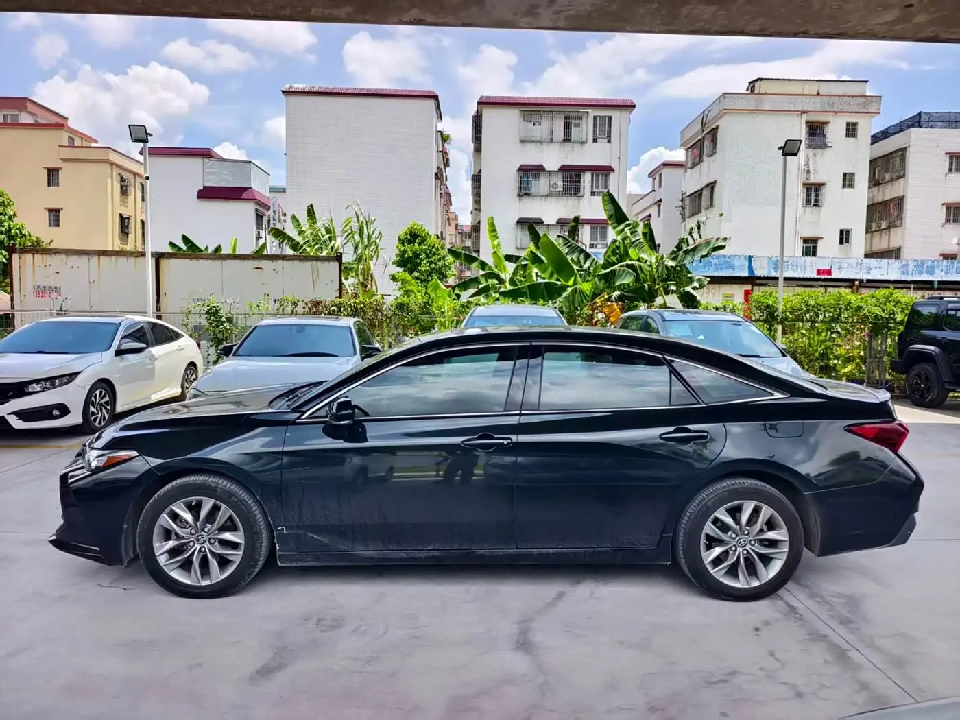 Toyota Avalon 2019 — Photo 4/12