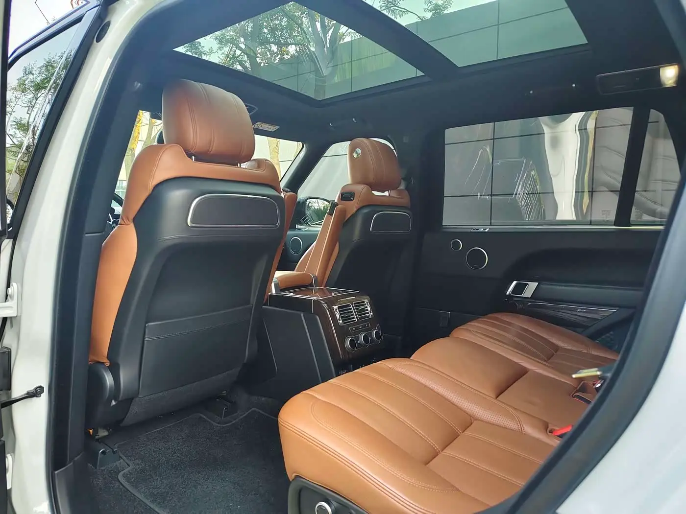 Land Rover Range Rover 2017 — Photo 6/13