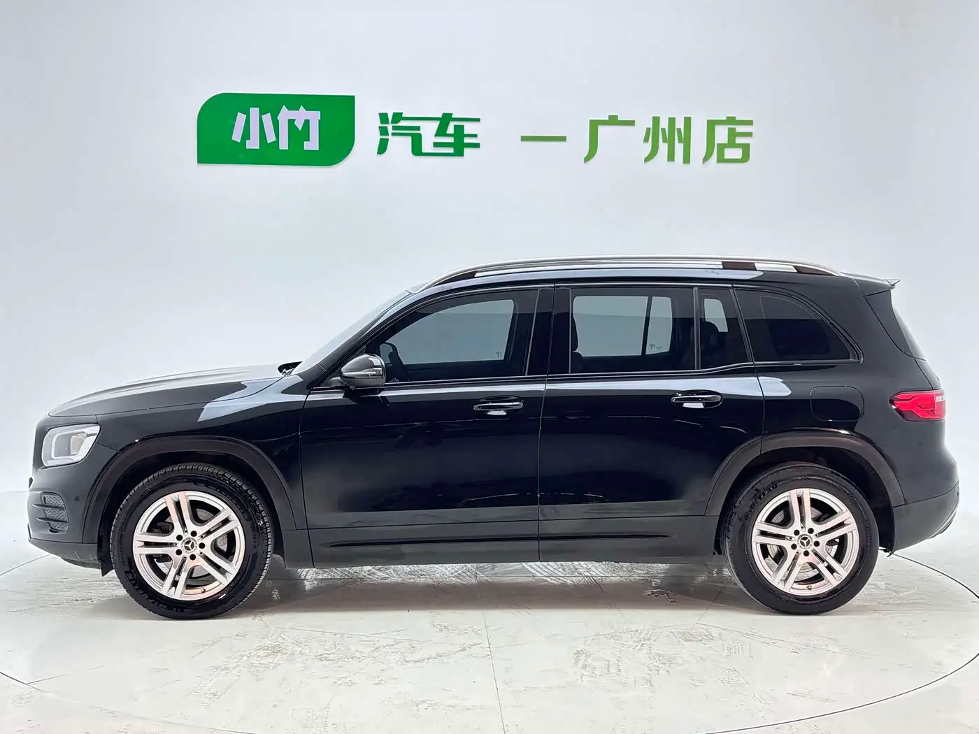 Mercedes-Benz GLB 2021 — Фото 7/20