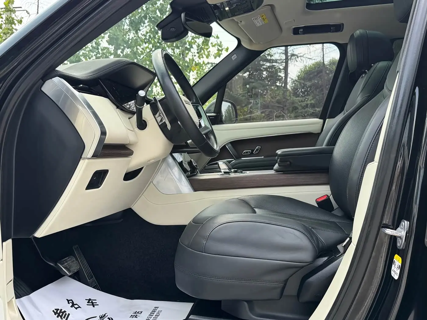 Land Rover Range Rover 2023 — Фото 11/20