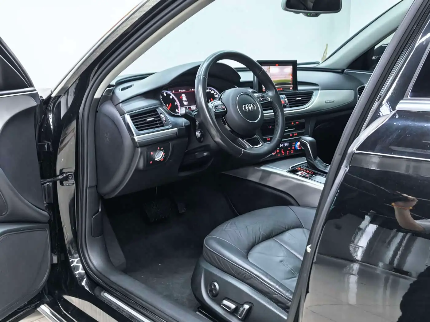 Audi A6L 2017 — Photo 7/20