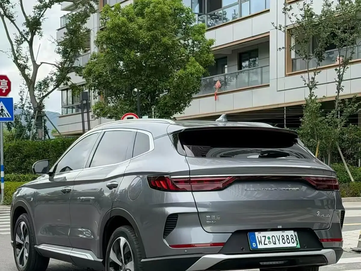 BYD Song PLUS PHEV 2023 — Photo 8/9