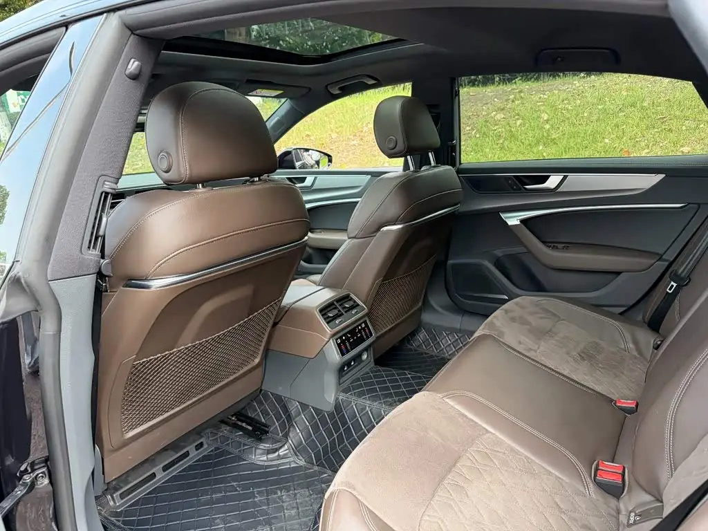 Audi A7L 2023 — Photo 11/14