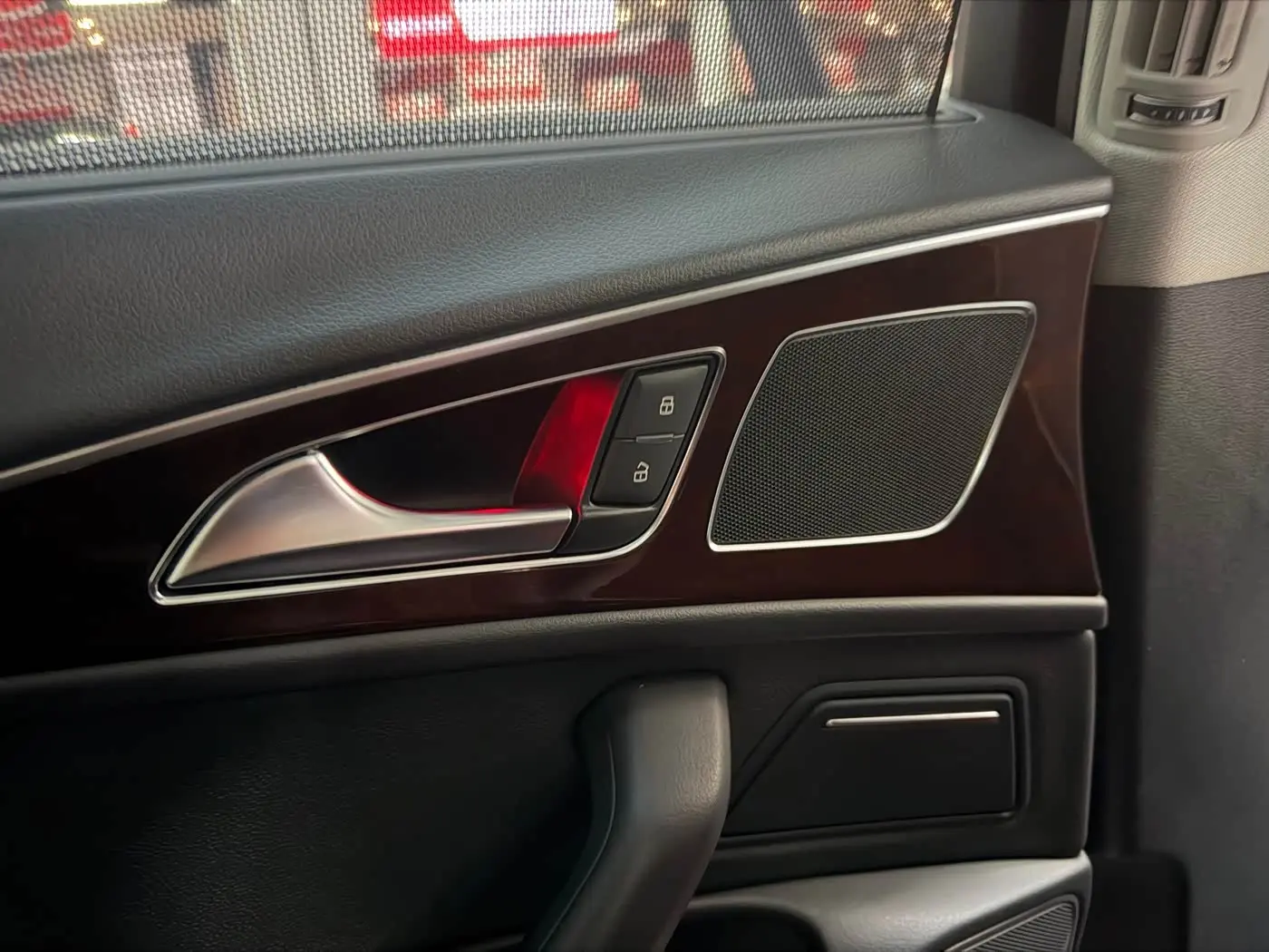 Audi A6L 2016 — Photo 17/20