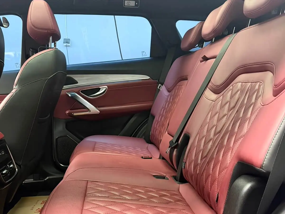 Jetour X70 PLUS 2023 — Photo 16/20