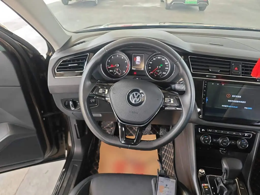 Volkswagen Tiguan L 2019 — Фото 7/20