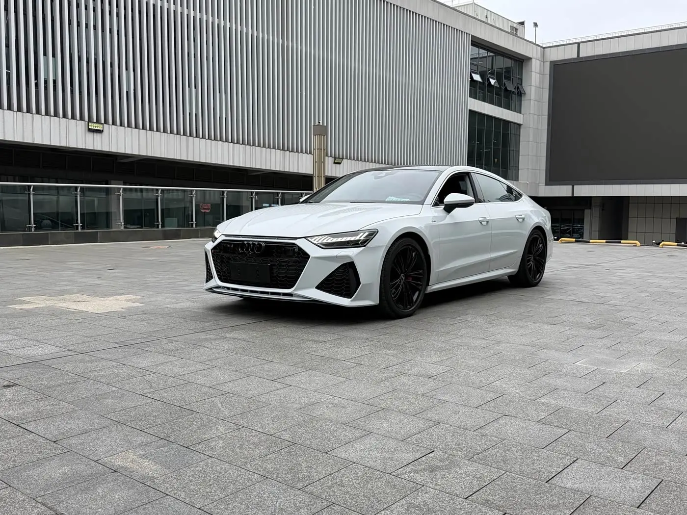 Audi A7 2022 — Şəkil 1/15