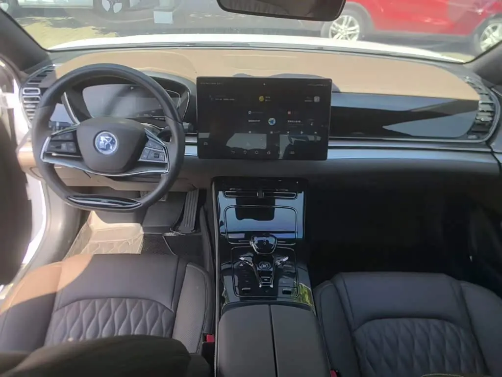BYD Han 2023 — ფოტო 6/20