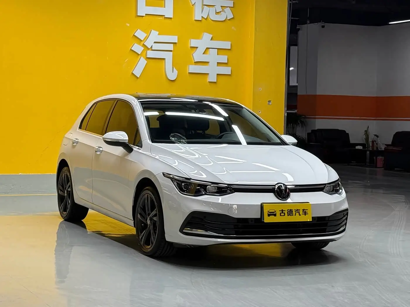 Volkswagen Golf 2024 — Photo 3/20