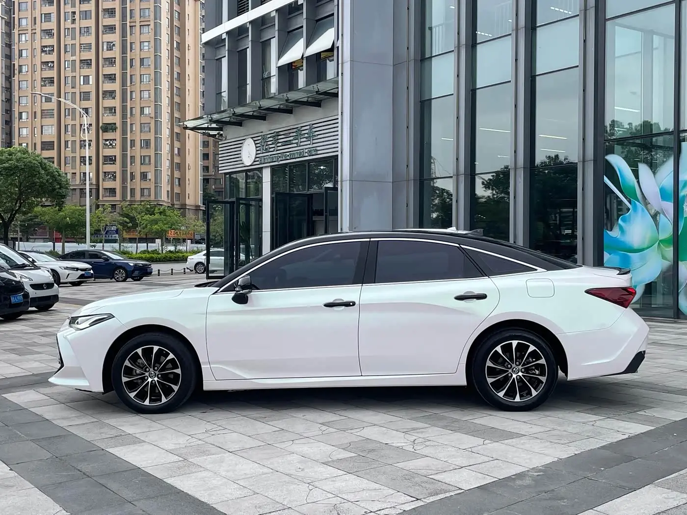 Toyota Avalon 2023 — Photo 3/20