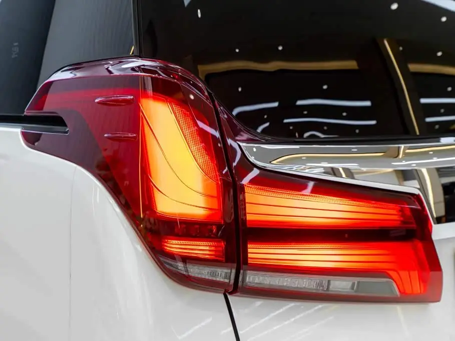 Toyota Alphard 2019 — Фото 9/20