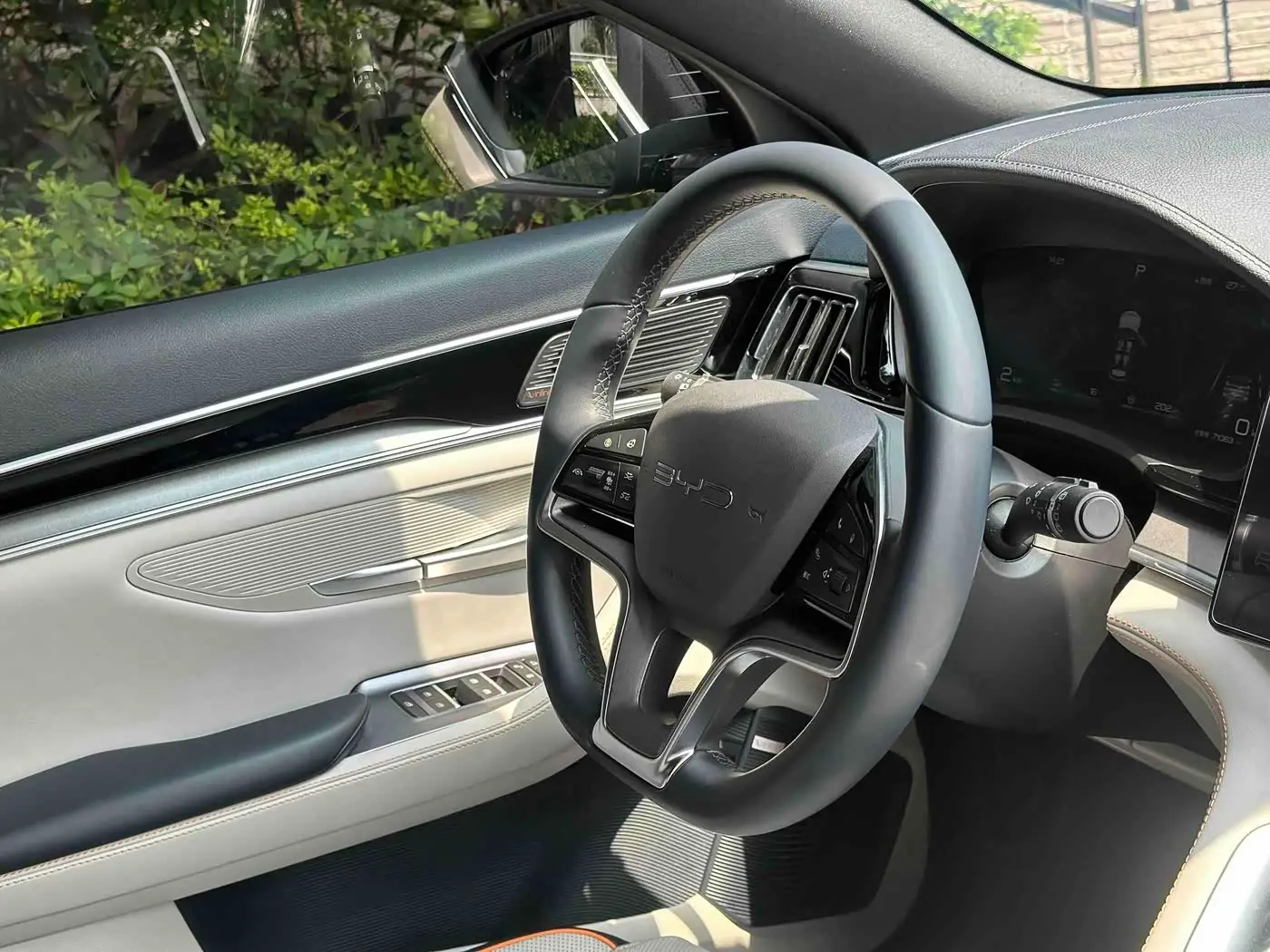 BYD Song PLUS PHEV 2023 — Photo 20/20