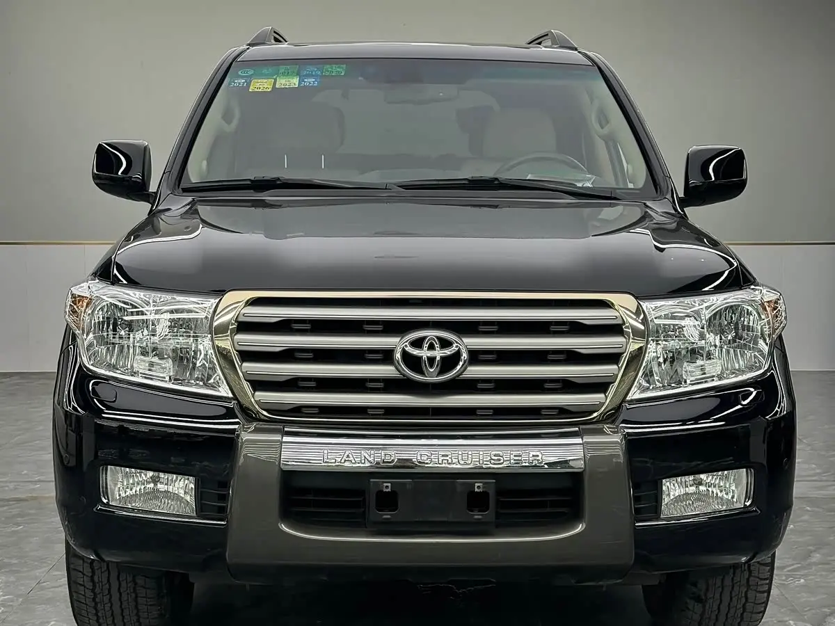 Toyota Land Cruiser 2011 — ფოტო 2/18