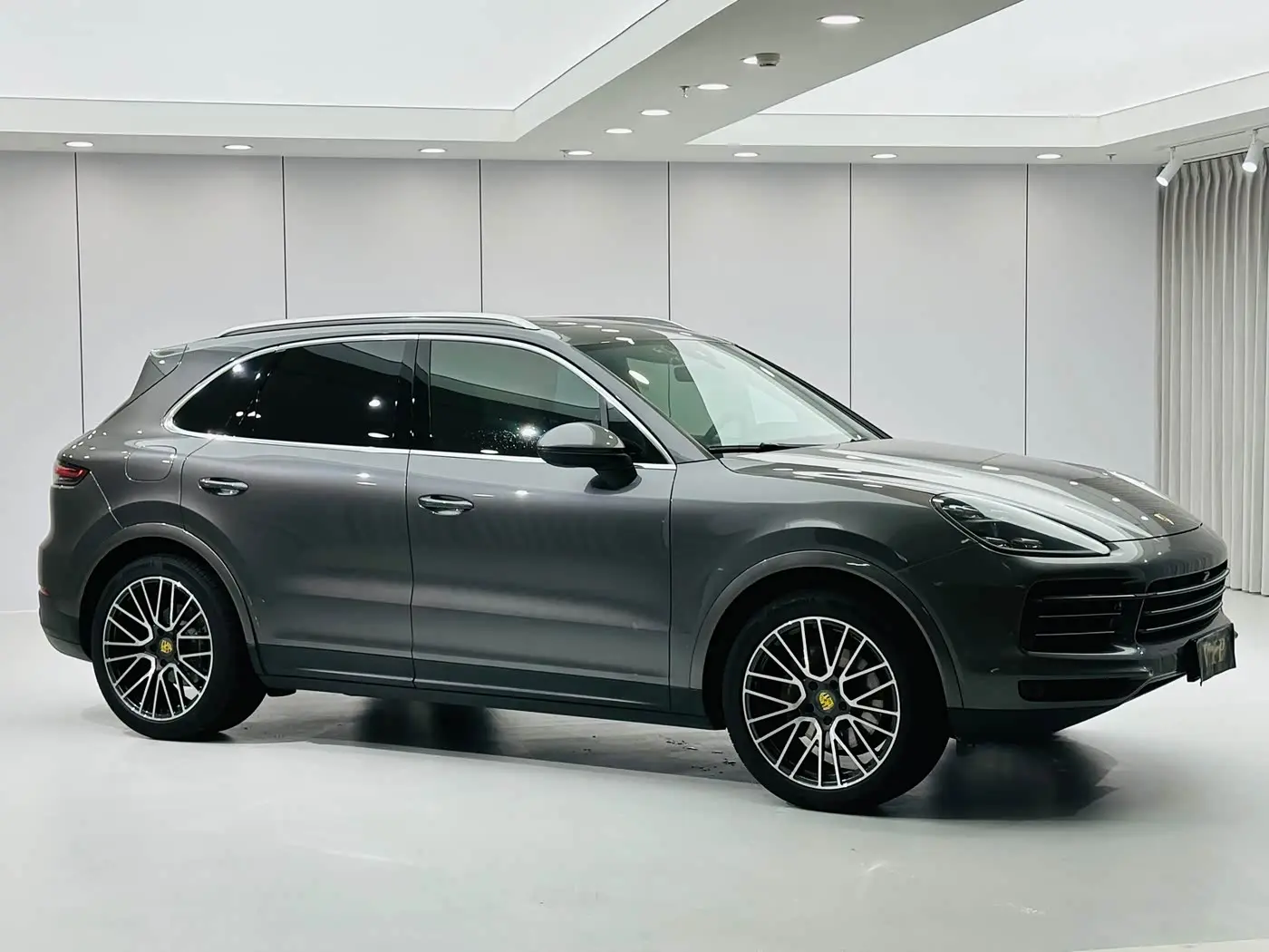 Porsche Cayenne 2021 — Фото 3/20