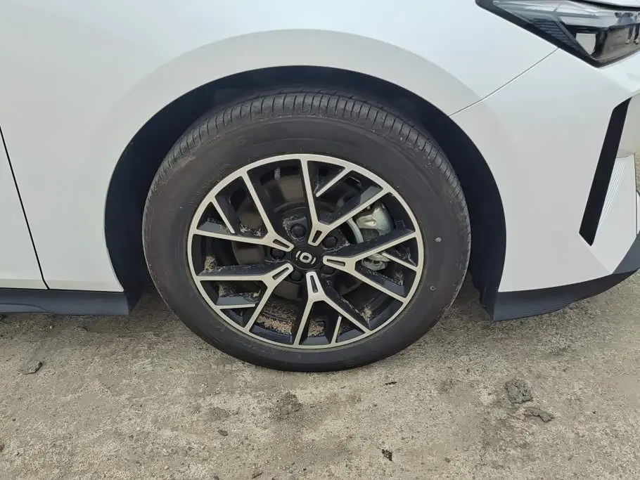 Changan UNI-V iDD 2026 — Photo 6/16