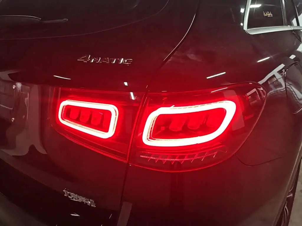 Mercedes-Benz GLC 2022 — Photo 8/20
