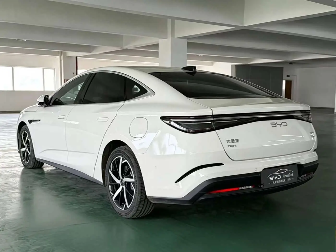 BYD Seal 07 DM-i 2025 — Photo 4/14