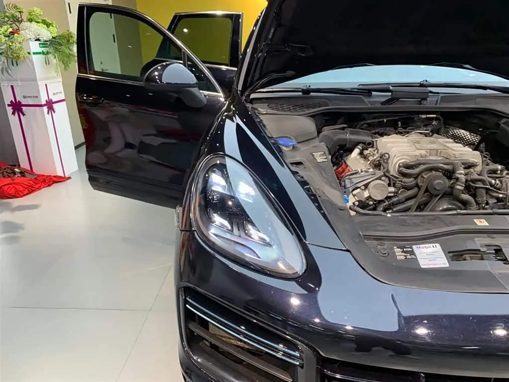 Porsche Cayenne 2012 — Photo 17/20