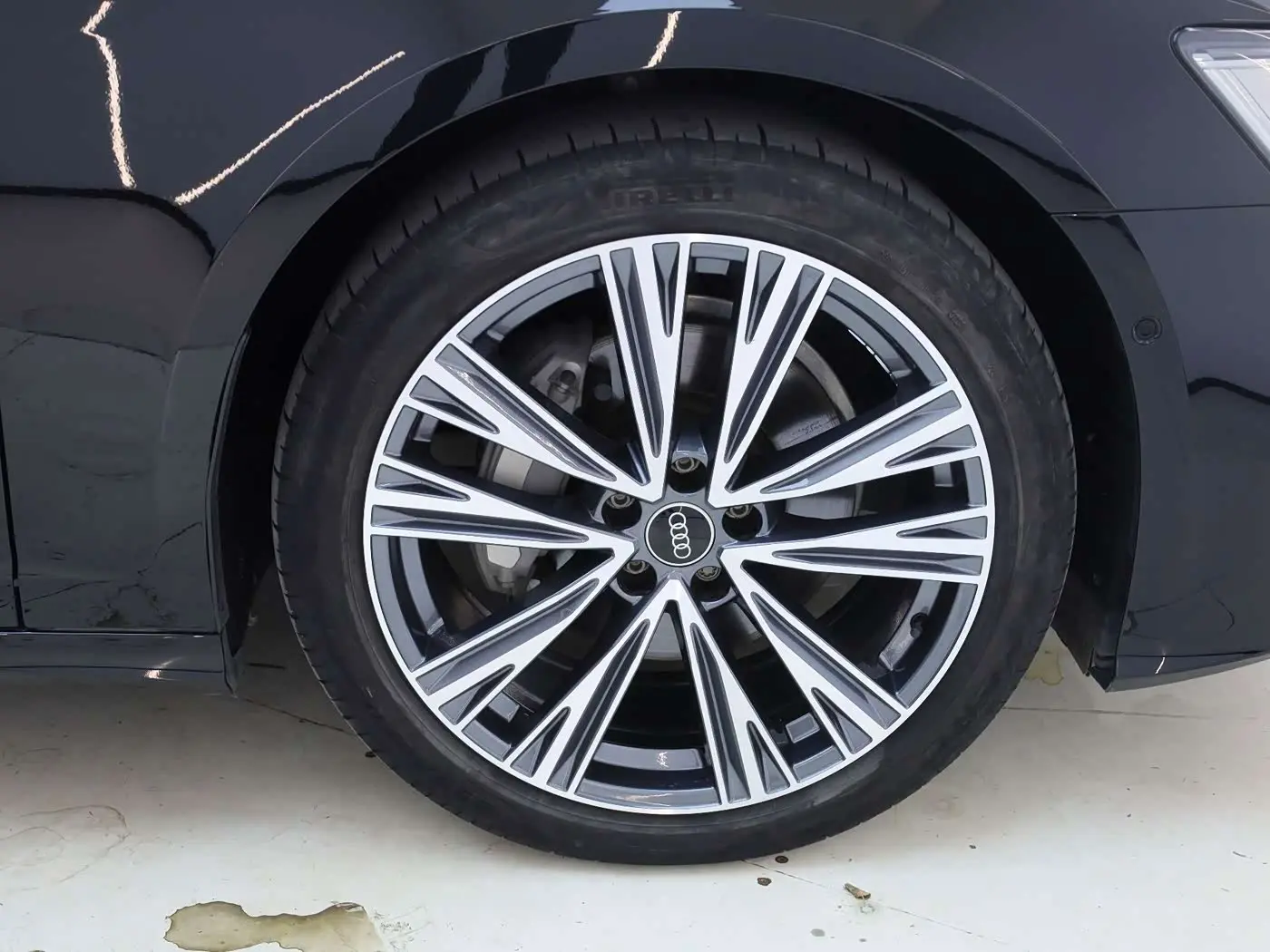 Audi A6L 2024 — Photo 8/15
