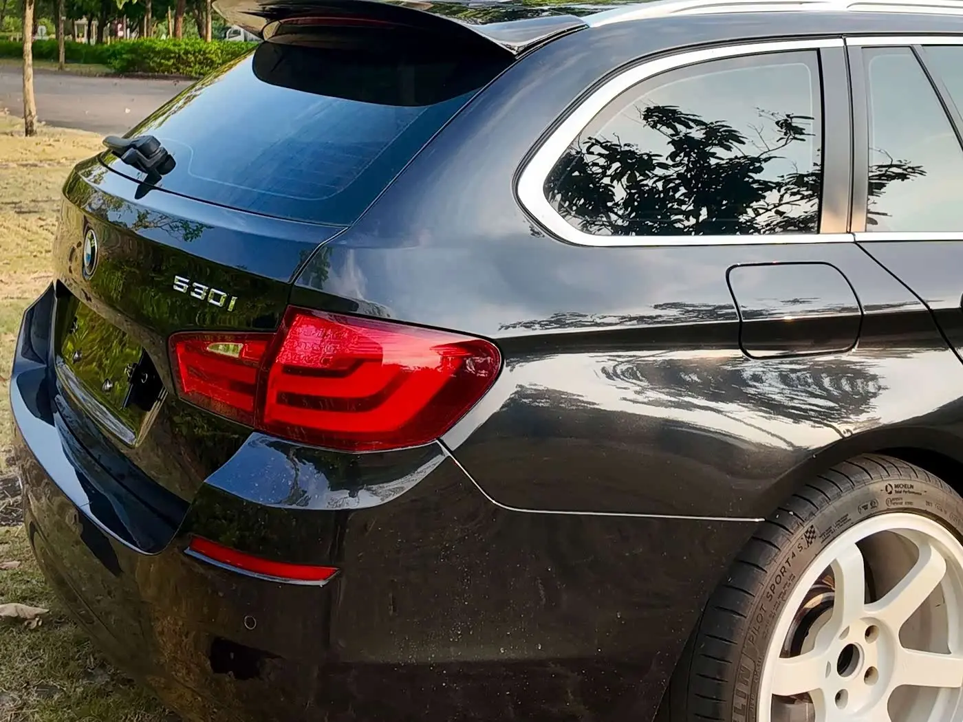 BMW 5 Series 2012 — Photo 12/20