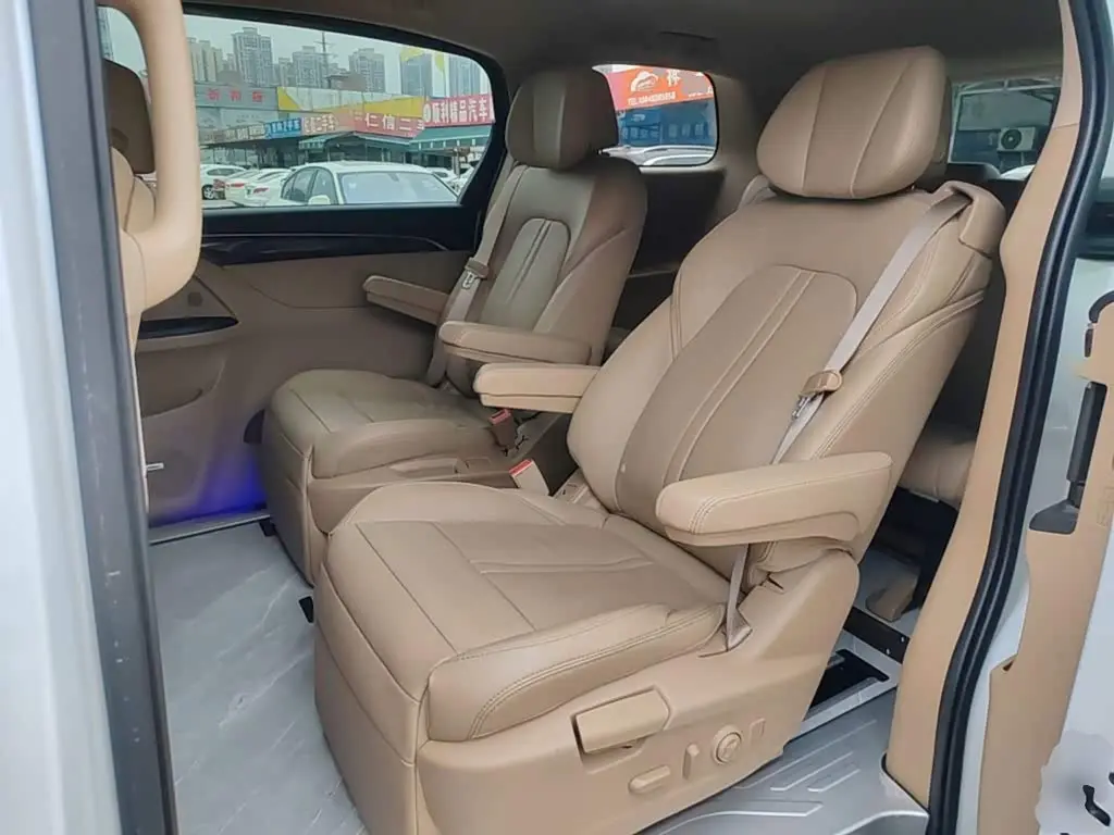 Buick GL8 2020 — Photo 17/20