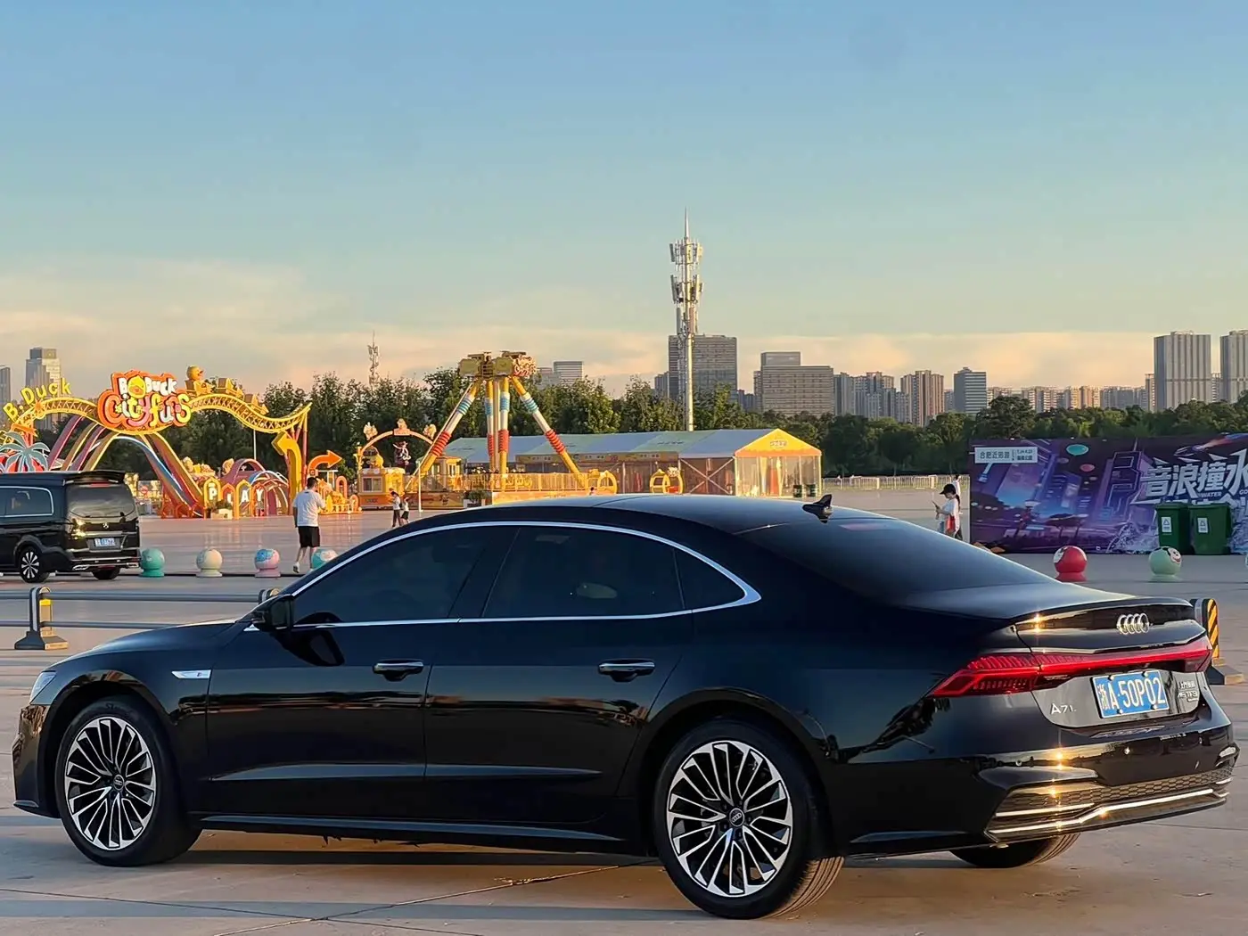 Audi A7L 2023 — Şəkil 7/9