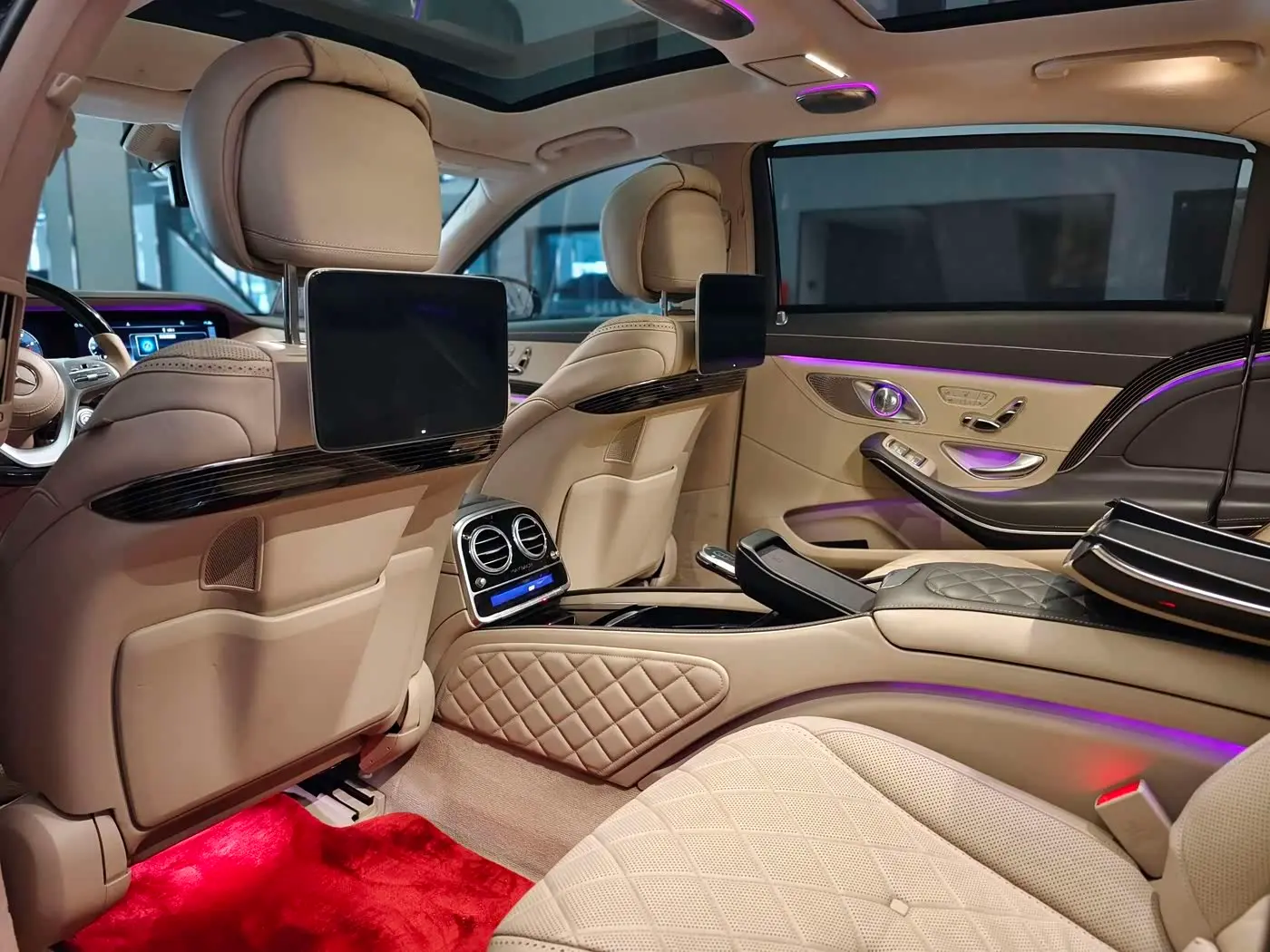 Mercedes-Benz Maybach S-Class 2018 — Фото 11/16