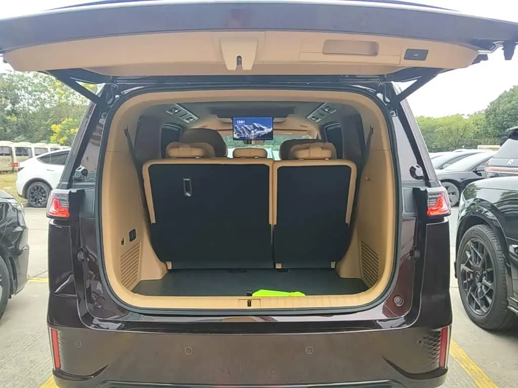 Voyah Auto Voyah Dreamer 2025 — Photo 19/20