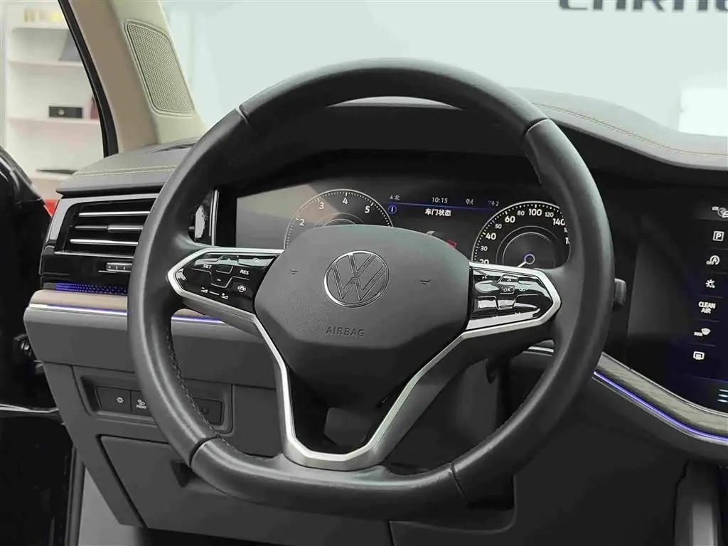 Volkswagen Touareg 2023 — Фото 13/19