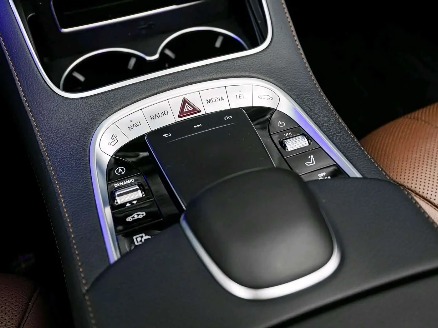 Mercedes-Benz S-Class 2020 — Photo 16/17