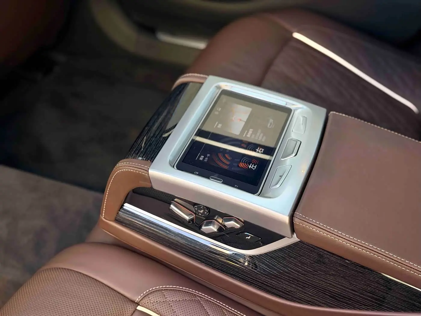 BMW 7 Series 2021 — Photo 7/15