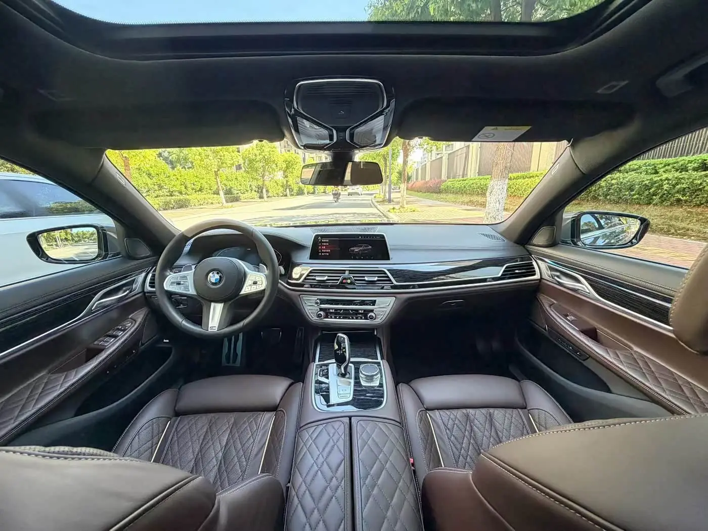 BMW 7 Series 2021 — Photo 11/15