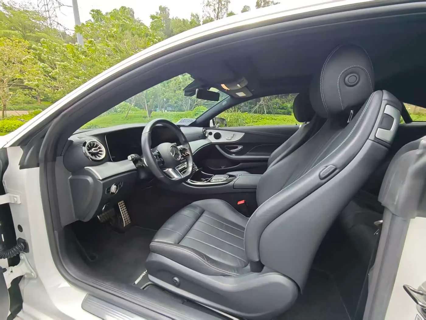 Mercedes-Benz E-Class 2021 — Photo 13/20