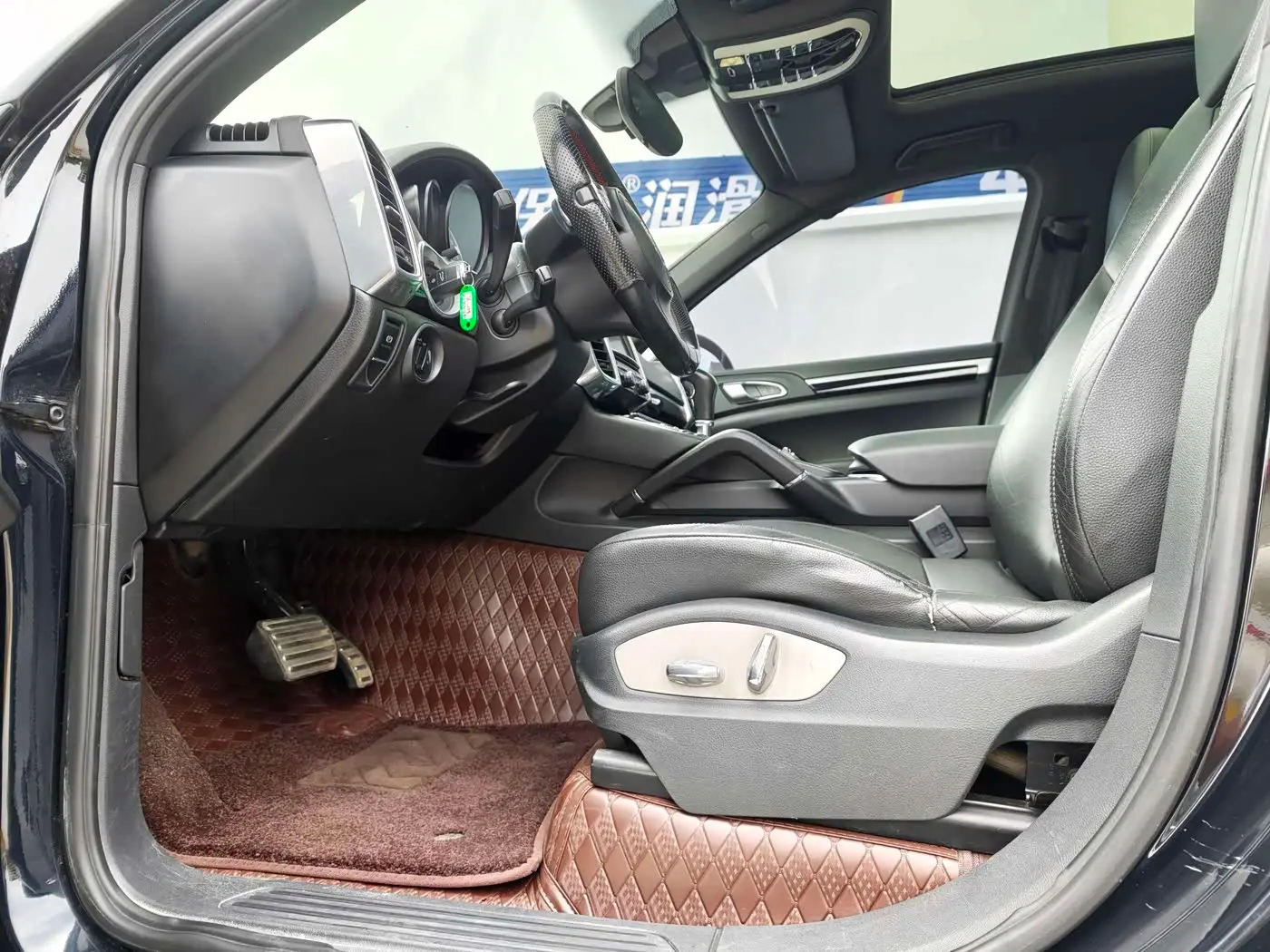 Porsche Cayenne 2013 — Photo 10/11