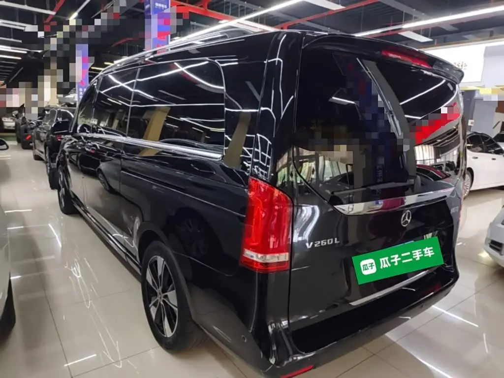 Mercedes-Benz V-Class 2023 — Фото 5/20