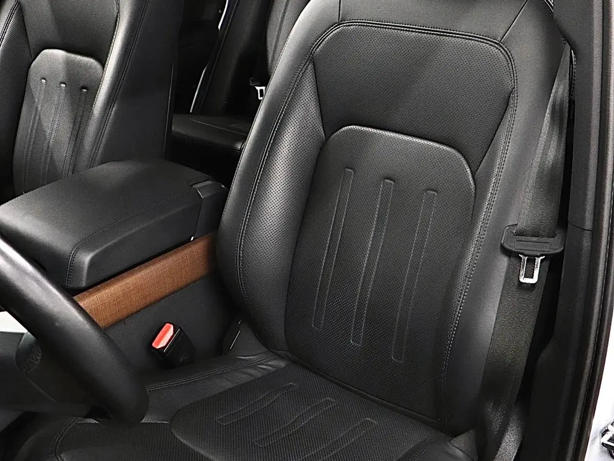 Land Rover Defender 2022 — Фото 12/20
