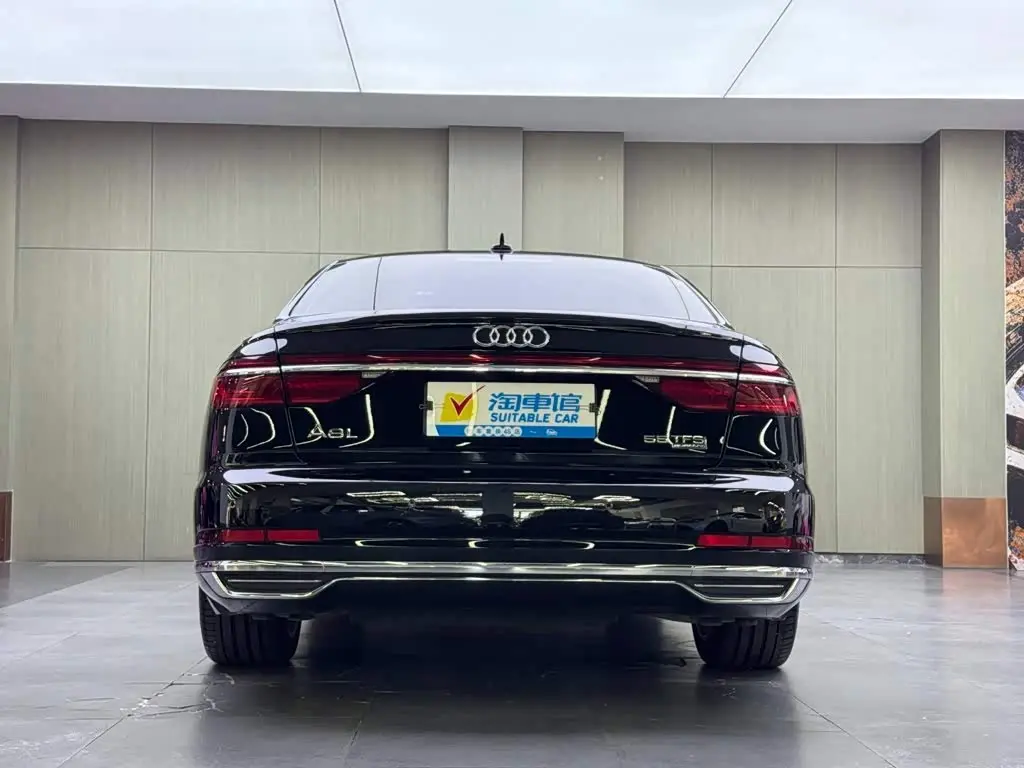Audi A8 2018 — Фото 5/16
