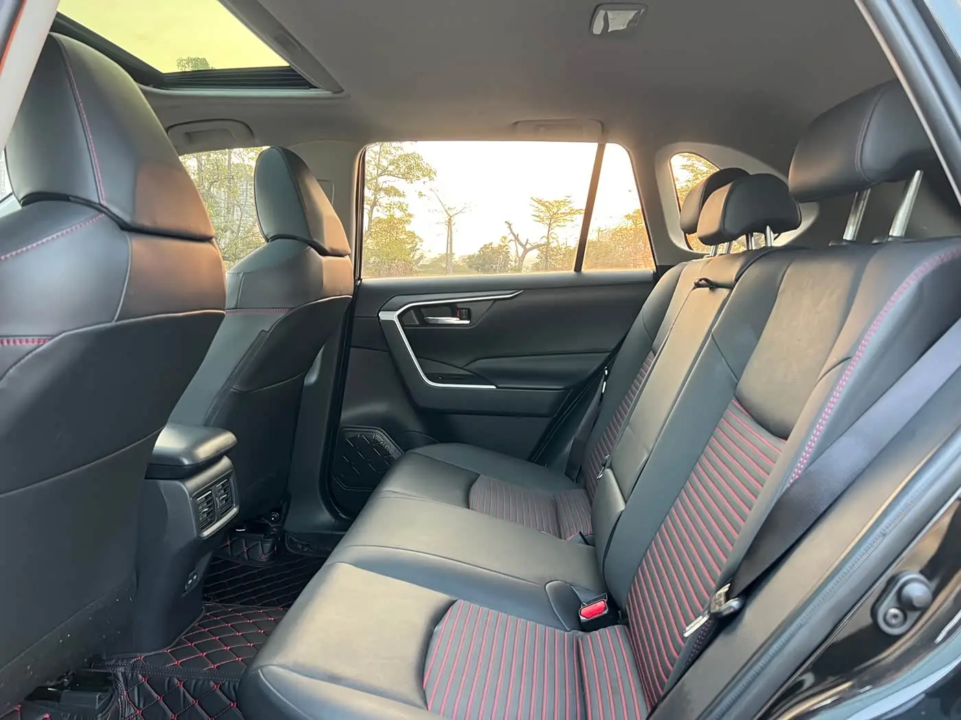 Toyota RAV4 Rongfang Dual Engine E+ 2022 — Фото 11/20