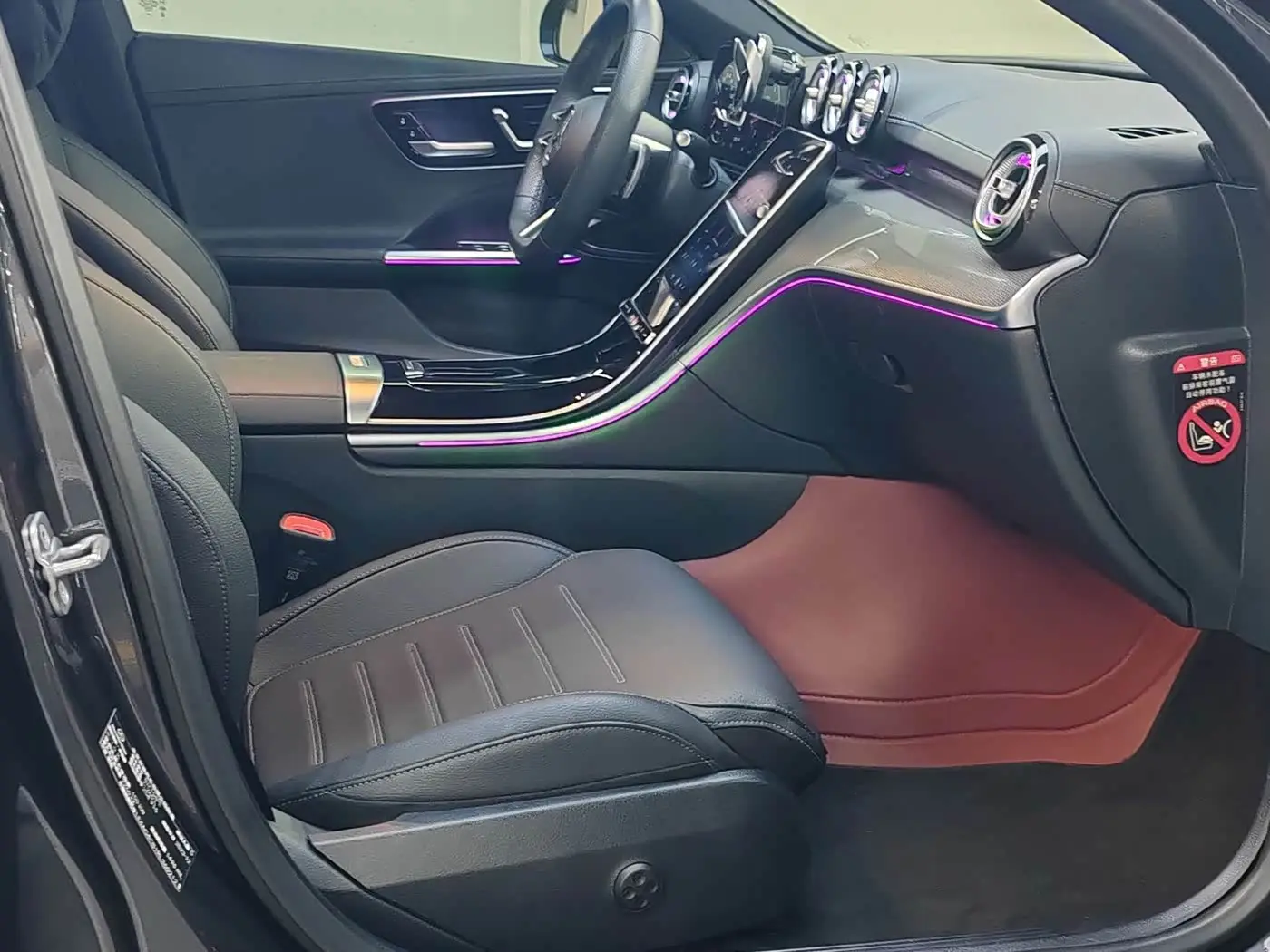 Mercedes-Benz C-Class 2024 — Photo 16/20