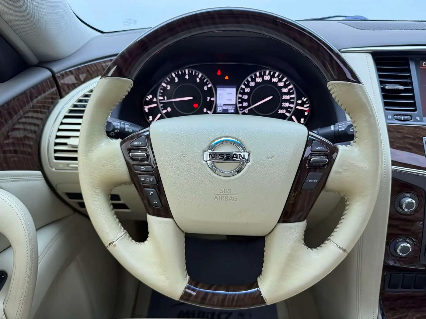 Nissan Patrol 2018 — Фото 18/20