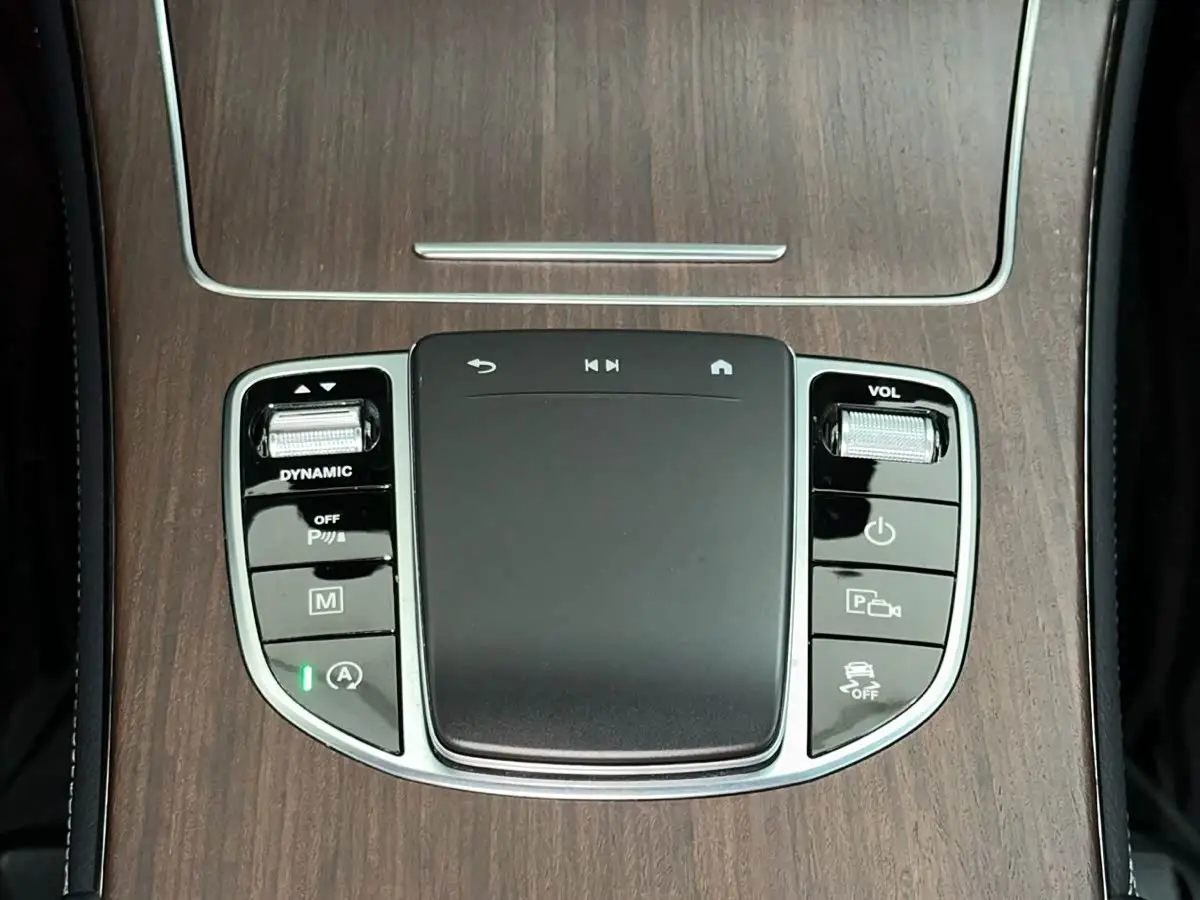 Mercedes-Benz GLC 2021 — Фото 15/18