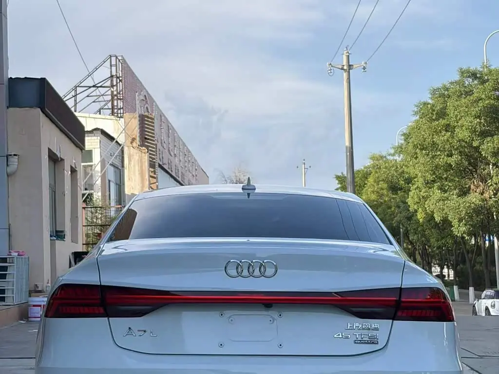 Audi A7L 2024 — Photo 3/12