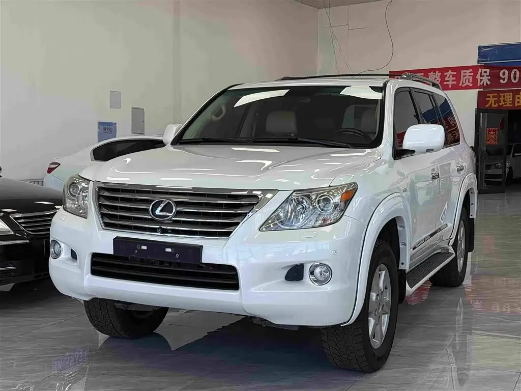 Lexus LX, 2011