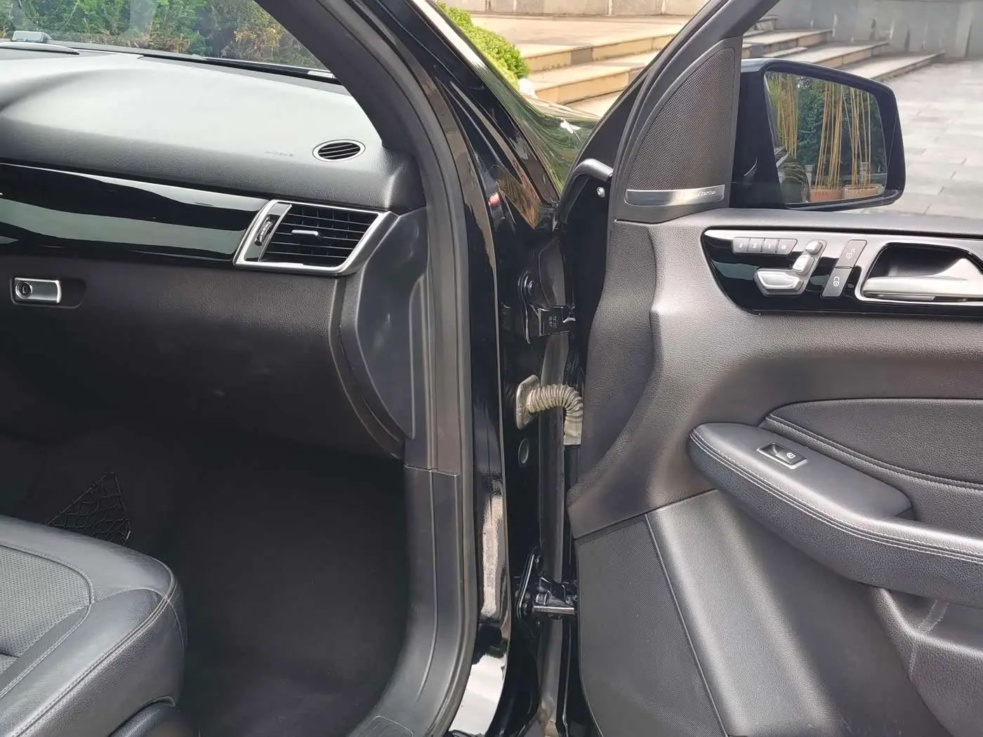Mercedes-Benz GLE 2016 — Photo 15/20