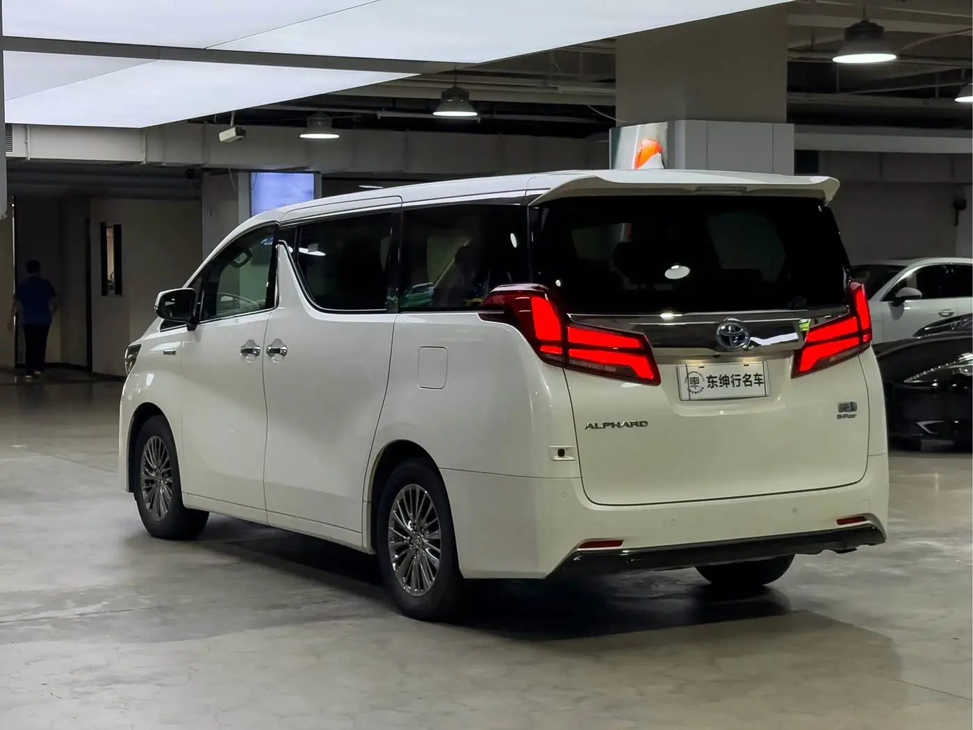 Toyota Alphard 2020 — Photo 4/20