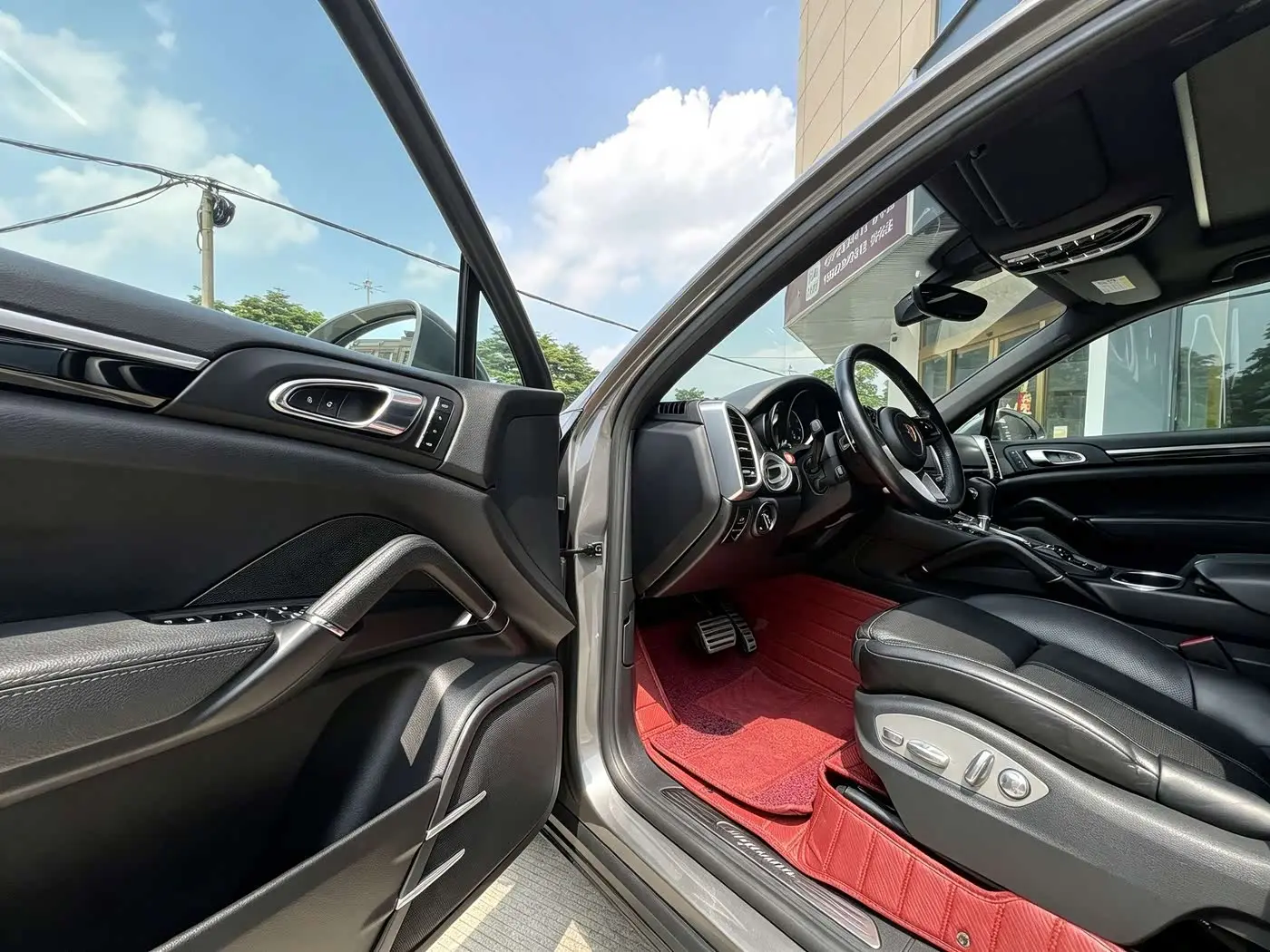Porsche Cayenne 2017 — Photo 7/13