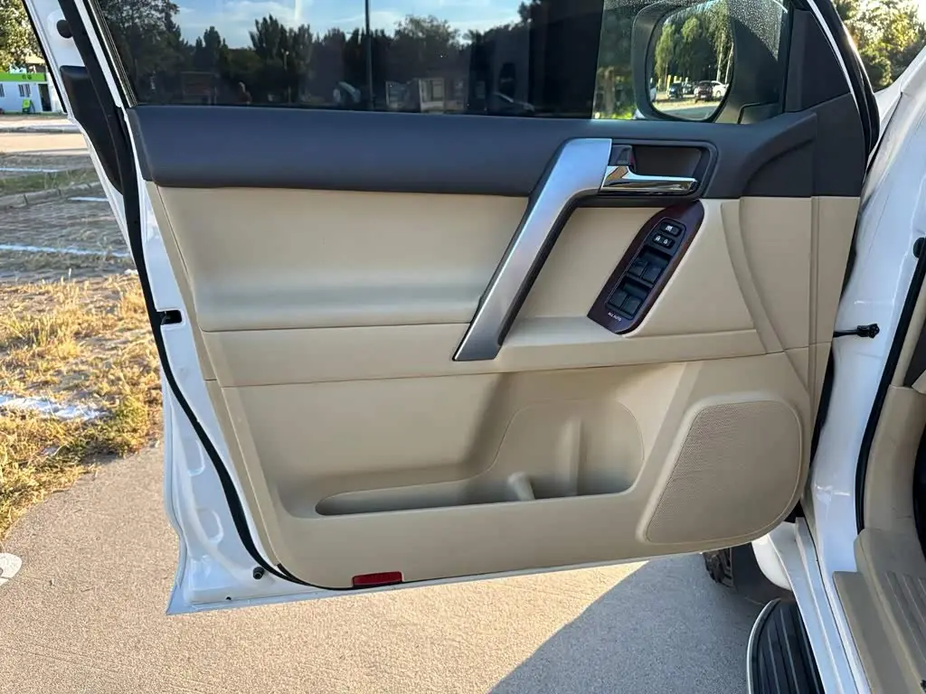 Toyota Prado 2015 — Фото 12/20