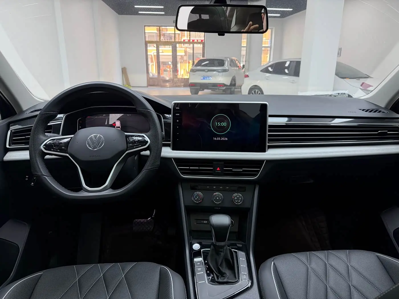 Volkswagen Tiguan L 2023 — Фото 13/14